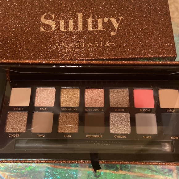 NIB - ANASTASIA SULTRY Eyeshadow Palette - Picture 7 of 16